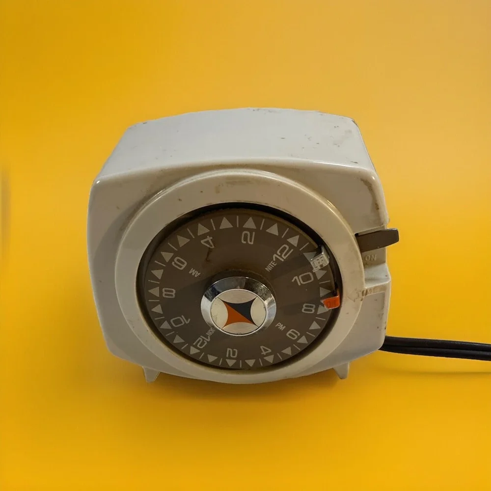 Vintage Intermatic Time All Timer For Lamps and Appliances – Model A221-6 Works